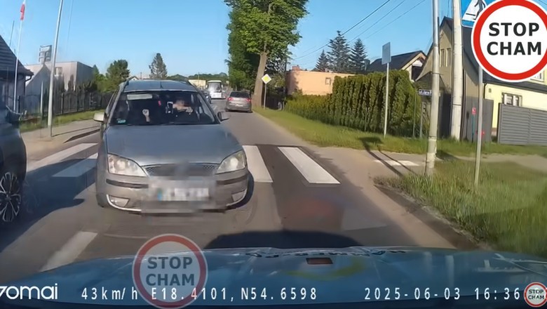 Kasowanie auta wyjeżdżając prosto na czołówkę w Smolnie  [NAGRANIE]
