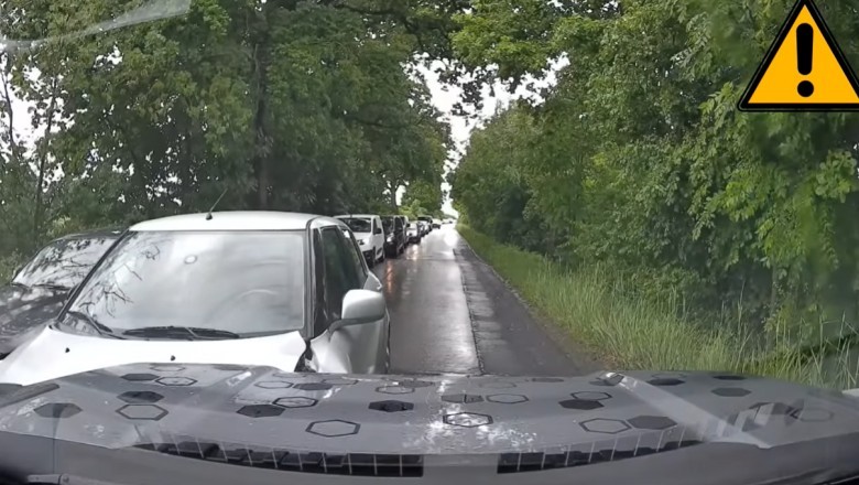 Mistrzyni kierownicy na czołówkę w korku. Nawet nie hamowała [NAGRANIE]