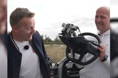 Dziennikarze TVN wyrwali kierownicę w chińskim aucie. Jest oświadczenie producenta