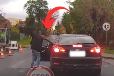 Szarpał kobietę, opluł i zwyzywał, bo wymusiła mu pierwszeństwo. Nagranie z Chrzanowa