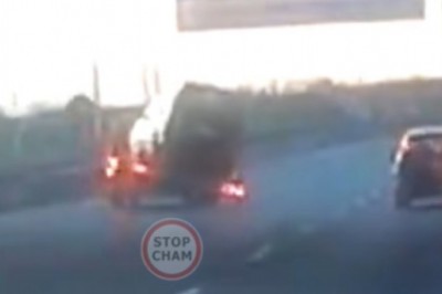 „Miota nim jak szatan”. Kierowca BUSa z lawetą na A8 poczuł się jak Kubica na torze