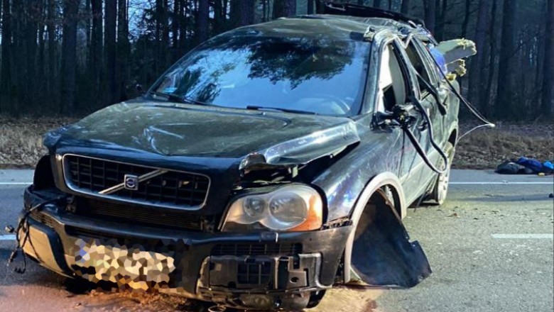 Policja opublikowała zdjęcia z wypadku. Właśnie dlatego należy zapinać pasy