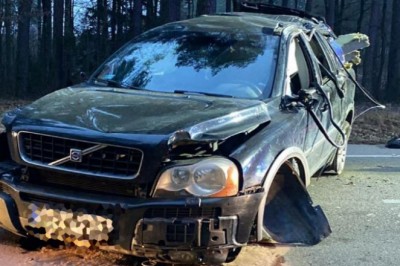 Policja opublikowała zdjęcia z wypadku. Właśnie dlatego należy zapinać pasy