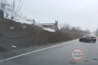 Drifter z BMW nie ogarnął swojego rydwanu i kasuje go na płocie