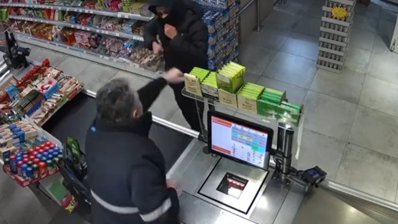 Wpadł do sklepu z plastikowym pistoletem. Sprzedawca go wyśmiał i zaczął gonić