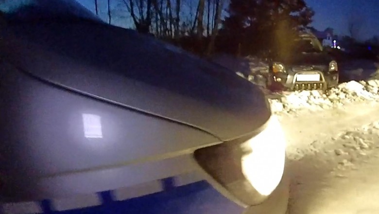 Przyjechał pomóc koledze, który utknął w śniegu. Obaj byli pod wpływem