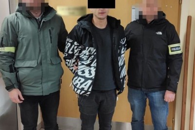 Seniorka przechytrzyła oszusta. Zamiast pieniędzy przygotowała książki