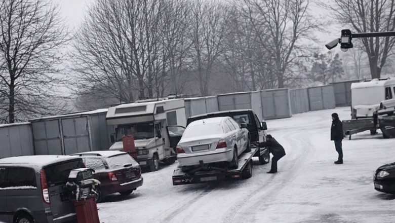 Darek odwalił niezłą lipę spuszczając auto z lawety. Szef nie był zadowolony