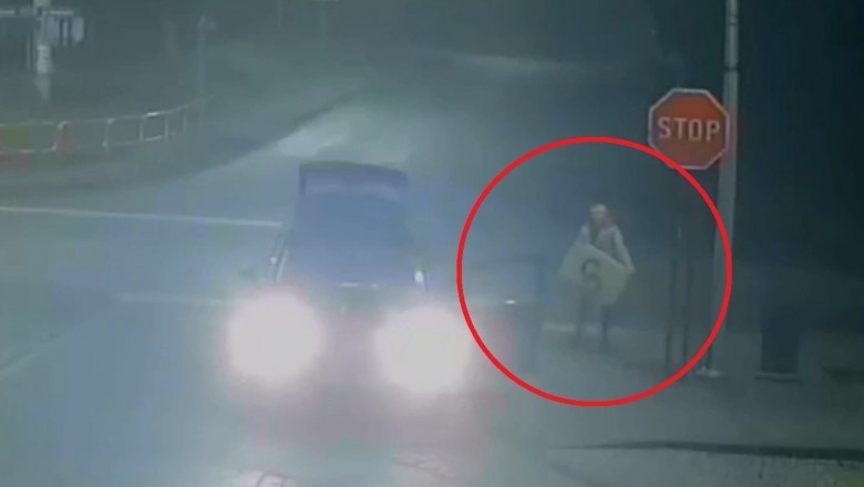 Zawinęła z ulicy paczkę z laptopami które zgubił kurier. Policja opublikowała nagranie