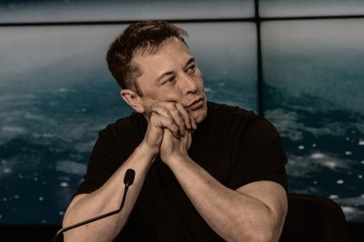 Elon Musk z fortuną ponad 850 miliardów dolarów. Blisko 600 mld przewagi nad numerem dwa