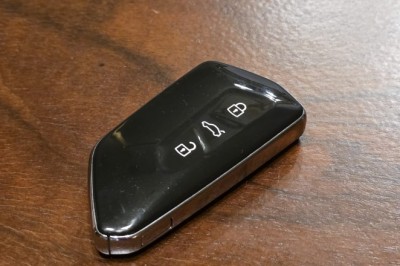 Miał być żart, skończyło się na zarzutach. Zabrali kluczyki, przestawili BMW i uruchomili policyjne poszukiwania