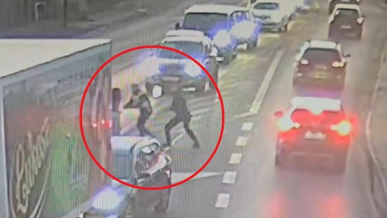 Kierowca wyskoczył z łapami do policjantów na środku ulicy. Miał 1,5 promila. Policja opublikowała nagranie z monitoringu