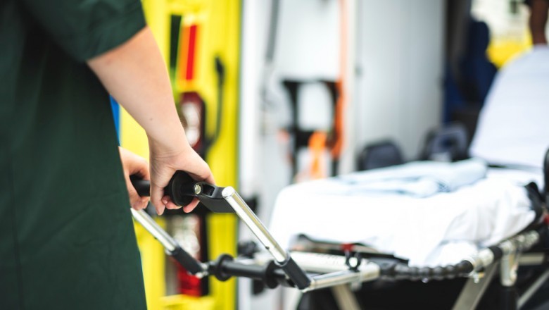 13-latka leżała nieprzytomna na ławce. W plecaku miała 2 butelki wódki, świętowanie z koleżanką skończyło się w szpitalu