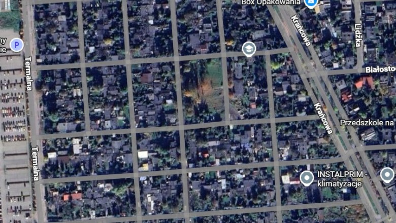 Działkowicze wybudowali domy na ogródkach działkowych. Teraz mają problem bo kuria sprzedała ziemię deweloperowi