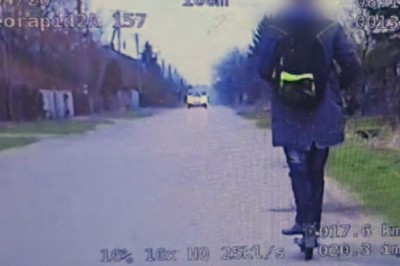 Jechał zygzakiem na hulajnodze, a za nim policja. 34-latek miał 2,5 promila