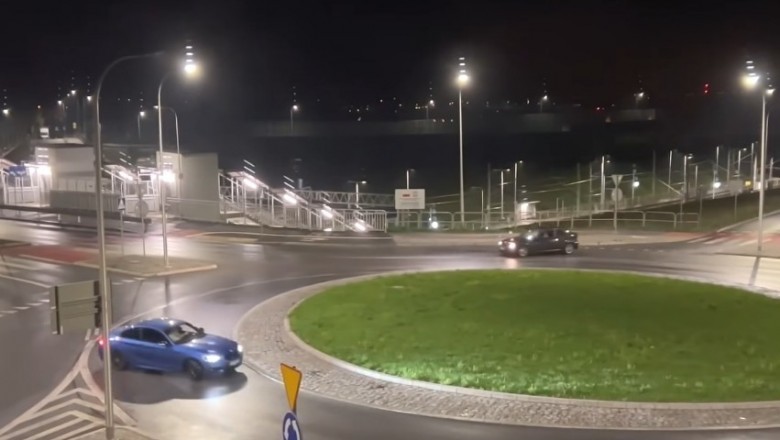 Mistrz „driftu" w BMW kasuje swoje zawieszenie na rondzie. Nagranie z monitoringu w Krakowie